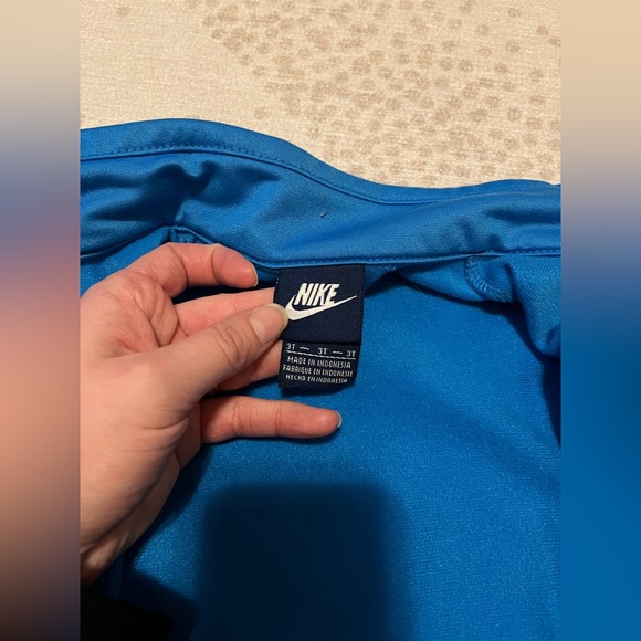 Nike Sweater - Picture 5 of 5